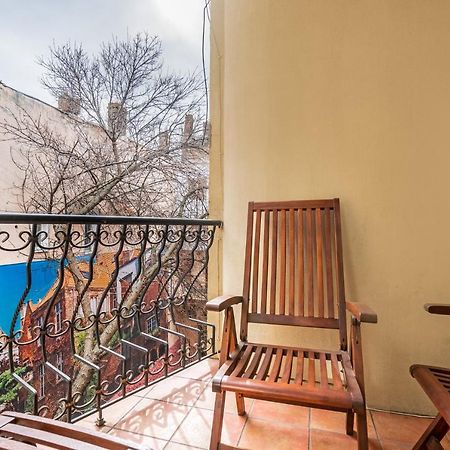 Grecheskaya Street Art Apartment Oldenburg Bagian luar foto