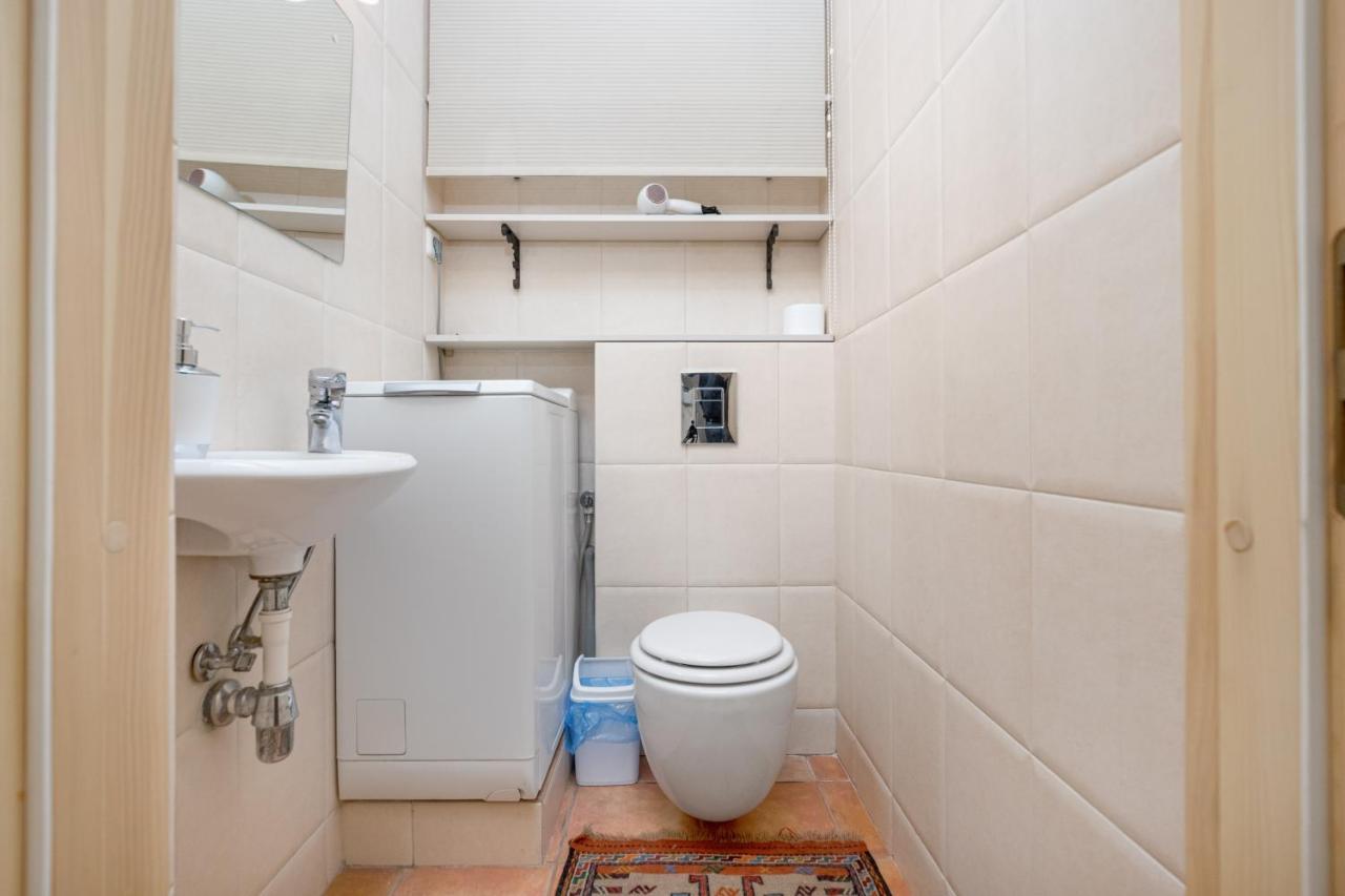 Grecheskaya Street Art Apartment Oldenburg Bagian luar foto